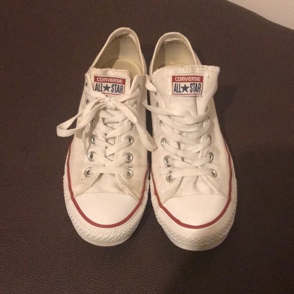 White converse - Picture 1 of 5